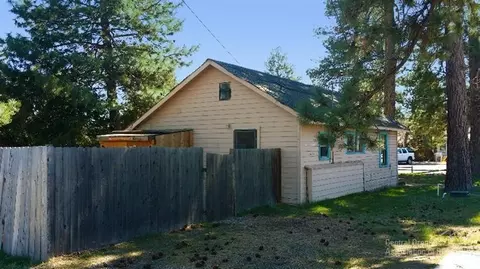 402 E Main Ave, Sisters, OR 97759 photo 3