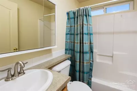 2564 NE Moonlight Dr, Bend, OR 97701 photo 9