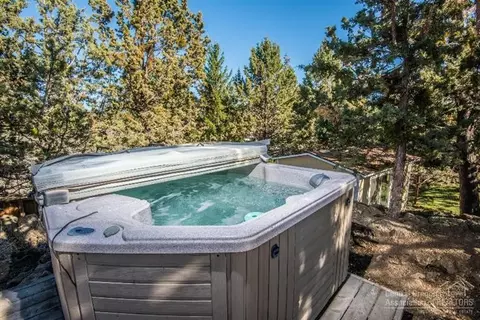 2564 NE Moonlight Dr, Bend, OR 97701 photo 15