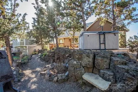 2564 NE Moonlight Dr, Bend, OR 97701 photo 14
