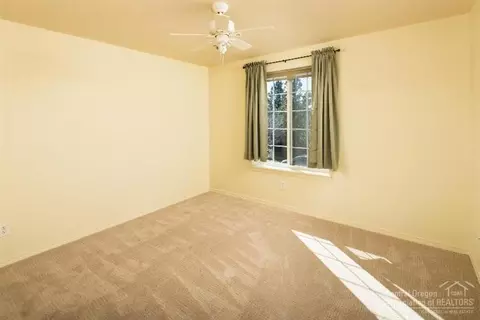 2564 NE Moonlight Dr, Bend, OR 97701 photo 6