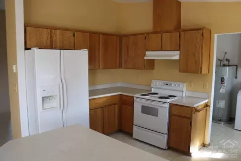 21025 NE Young Ave, Bend, OR 97701 photo 10