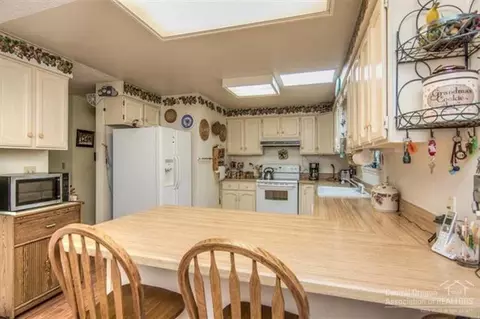 60832 Opal Dr, Bend, OR 97702 photo 8