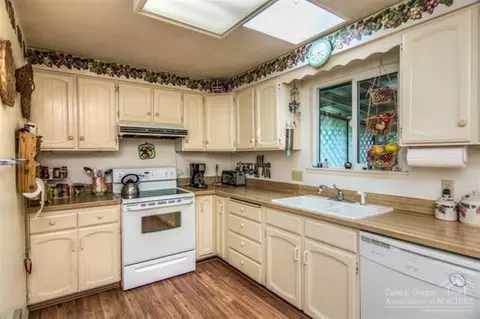 60832 Opal Dr, Bend, OR 97702 photo 7