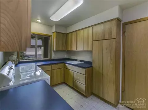 60605 Golf Village Loop, Bend, OR 97702 photo 14