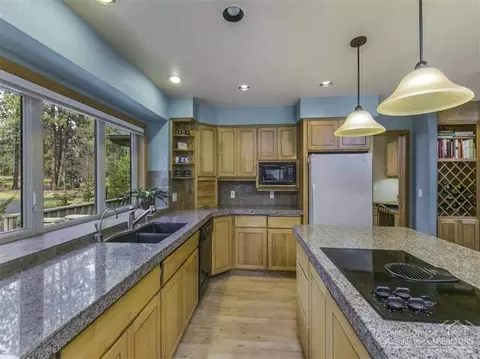 60605 Golf Village Loop, Bend, OR 97702 photo 5