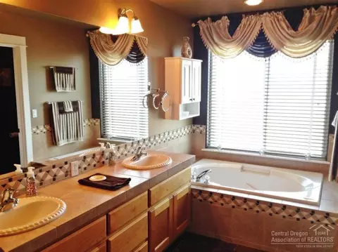 20664 Jayhawk Ln, Bend, OR 97702 photo 21