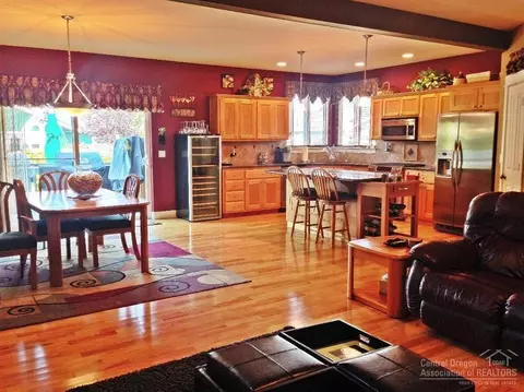 20664 Jayhawk Ln, Bend, OR 97702 photo 6