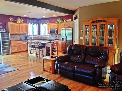 20664 Jayhawk Ln, Bend, OR 97702 photo 4