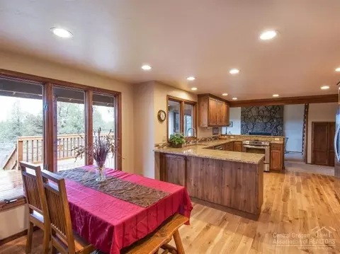 60679 Frontier Way, Bend, OR 97702 photo 10
