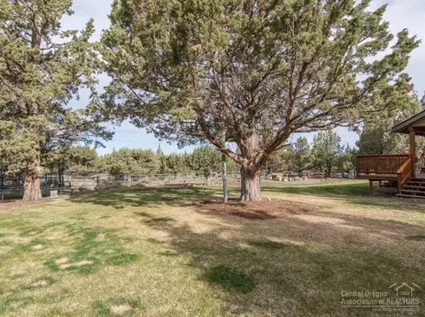 60679 Frontier Way, Bend, OR 97702 photo 24