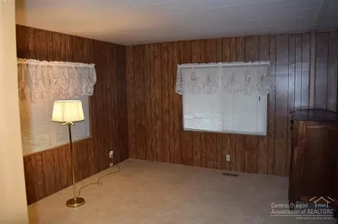 60979 Granite Dr, Bend, OR 97702 photo 8