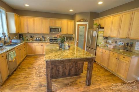 685 NW Powell Butte Loop, Bend, OR 97701 photo 5