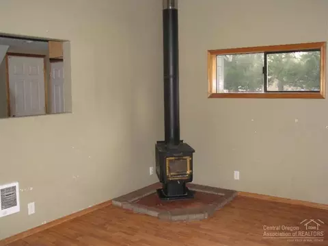 16237 Dyke Rd, La Pine, OR 97739 photo 4