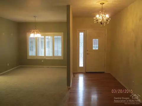 60828 Willow Creek Loop, Bend, OR 97702 photo 4