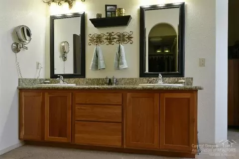 21015 Wilderness Way, Bend, OR 97702 photo 16