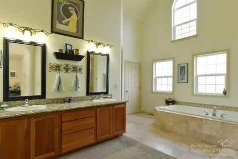 21015 Wilderness Way, Bend, OR 97702 photo 14