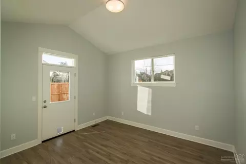 660 NE Isabella Ln, Bend, OR 97701 photo 11