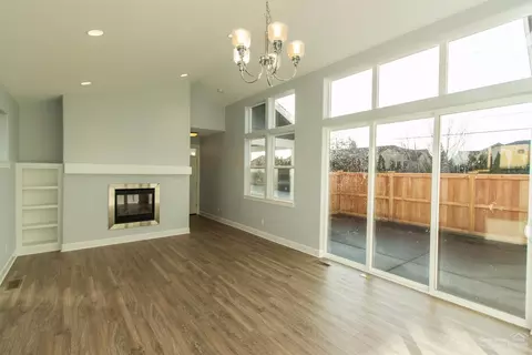 660 NE Isabella Ln, Bend, OR 97701 photo 2