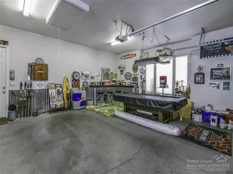 62005 Fall Creek Loop, Bend, OR 97702 photo 13