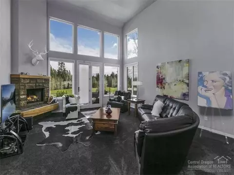 62005 Fall Creek Loop, Bend, OR 97702 photo 2