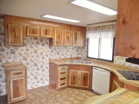 65146 97th St, Bend, OR 97701 photo 4