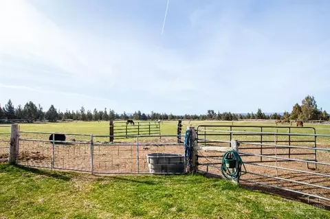 26295 Willard, Bend, OR 97701 photo 4