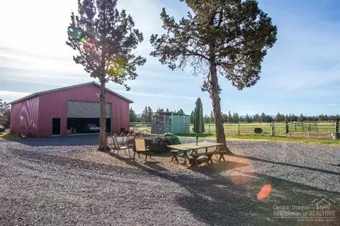 26295 Willard, Bend, OR 97701 photo 3