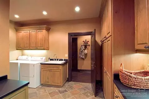 56785 Nest Pine Dr, Bend, OR 97707 photo 17
