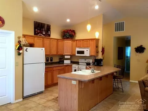 55739 Swan Rd, Bend, OR 97707 photo 6
