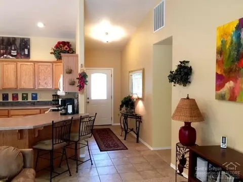 55739 Swan Rd, Bend, OR 97707 photo 4