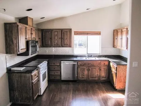20795 Arago Cir, Bend, OR 97701 photo 6