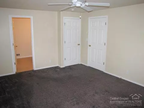 20795 Arago Cir, Bend, OR 97701 photo 8