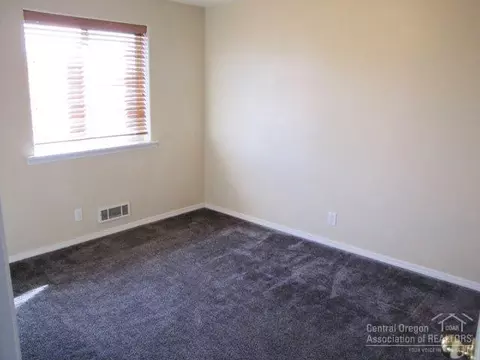 20795 Arago Cir, Bend, OR 97701 photo 11
