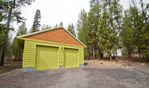 15180 Yellow Pine Loop, Bend, OR 97707 photo 13
