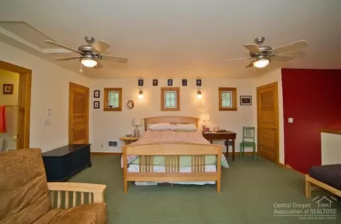 15180 Yellow Pine Loop, Bend, OR 97707 photo 9