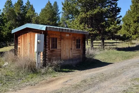 19227 Shoshone Rd, Bend, OR 97702 photo 6