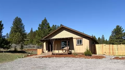19227 Shoshone Rd, Bend, OR 97702 photo 2