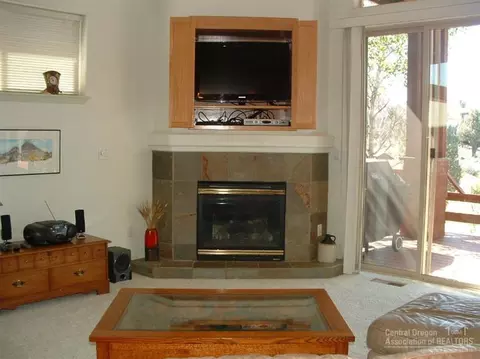 8564 Forest Ridge Loop, Redmond, OR 97756 photo 5
