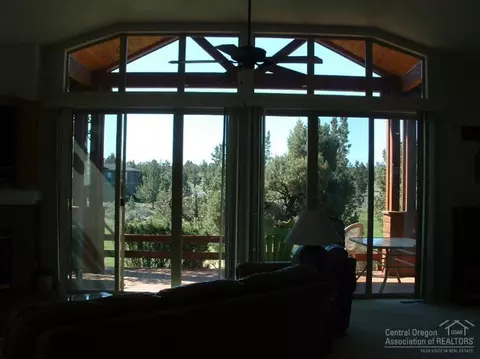 8564 Forest Ridge Loop, Redmond, OR 97756 photo 7