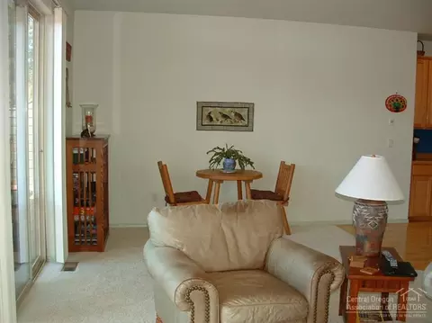 8564 Forest Ridge Loop, Redmond, OR 97756 photo 6