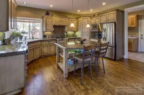 21030 Keller Ct, Bend, OR 97702 photo 10