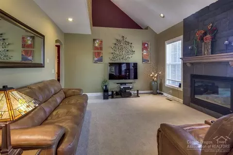 21030 Keller Ct, Bend, OR 97702 photo 5