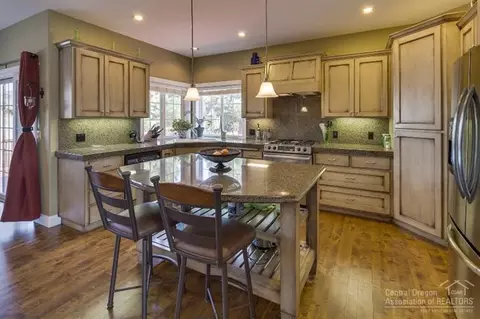 21030 Keller Ct, Bend, OR 97702 photo 8
