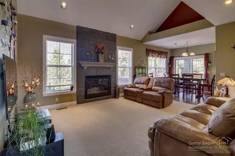 21030 Keller Ct, Bend, OR 97702 photo 6