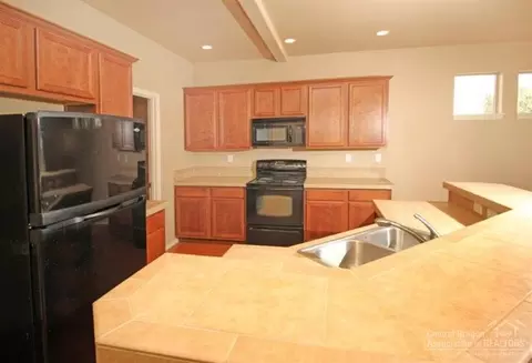 62012 Quail Run Pl, Bend, OR 97701 photo 3