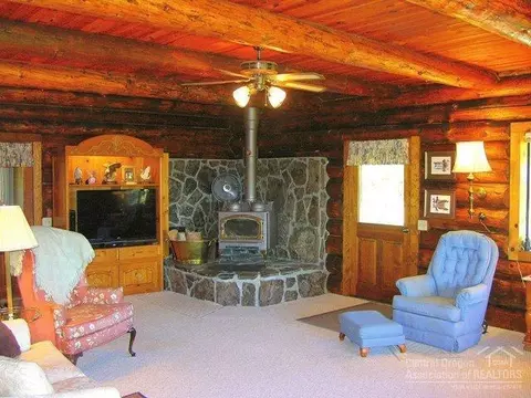 52687 Day Rd, La Pine, OR 97739 photo 2