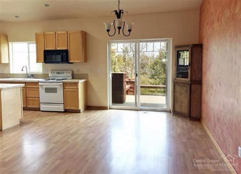 25486 Deer Ln, Bend, OR 97701 photo 4