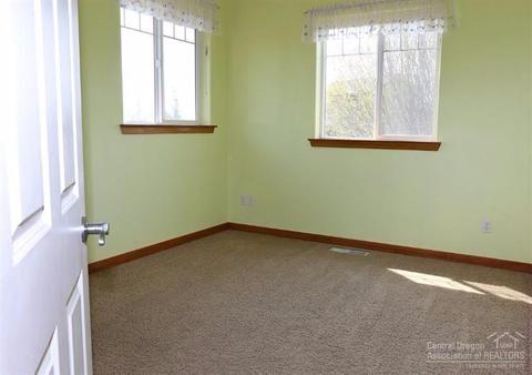 25486 Deer Ln, Bend, OR 97701 photo 11
