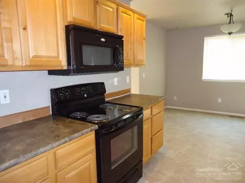 16481 Riley Dr, La Pine, OR 97739 photo 5